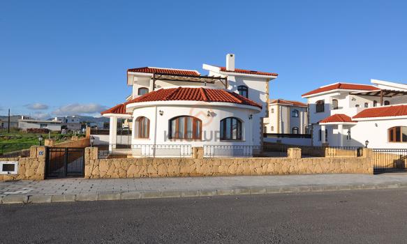 فيلا 3+1 للبيع | فرصة استثمارية مع عائد إيجاري مرتفع - إسكيليه باهتشلر